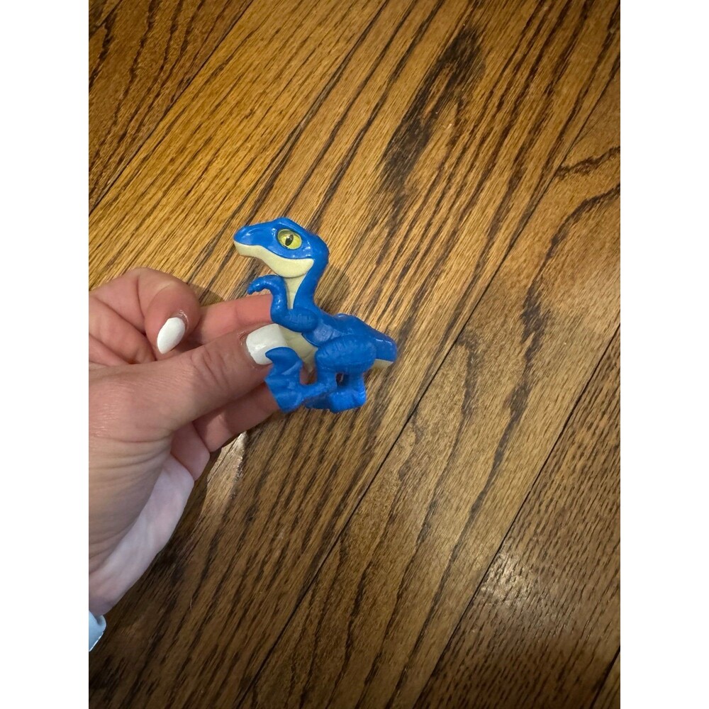 Fisher-Price Imaginext Jurassic World Blue Velociraptor dinosaur figure